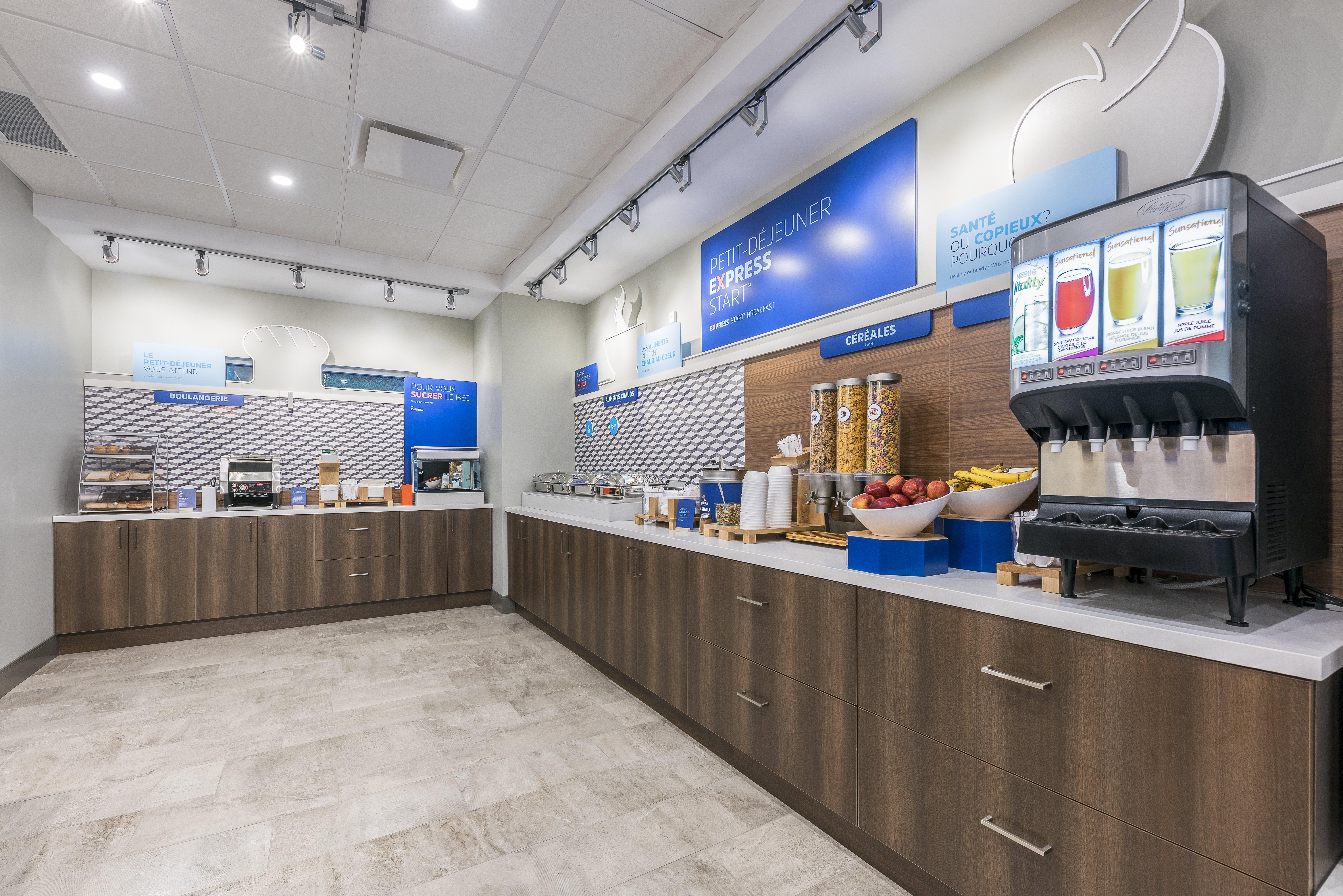 Holiday Inn Express & Suites Moncton By Ihg Exteriör bild